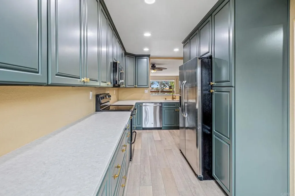 https://cdn.realtyfeed.com/cdn/127/307078038/dac4e7d30caa024d018694232124cd3e.webp