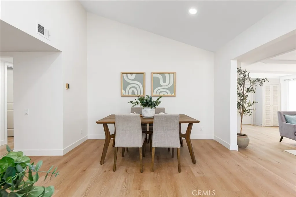 https://cdn.realtyfeed.com/cdn/127/307078046/3f5e3f161e14120a71df33f84ba7e8de.webp