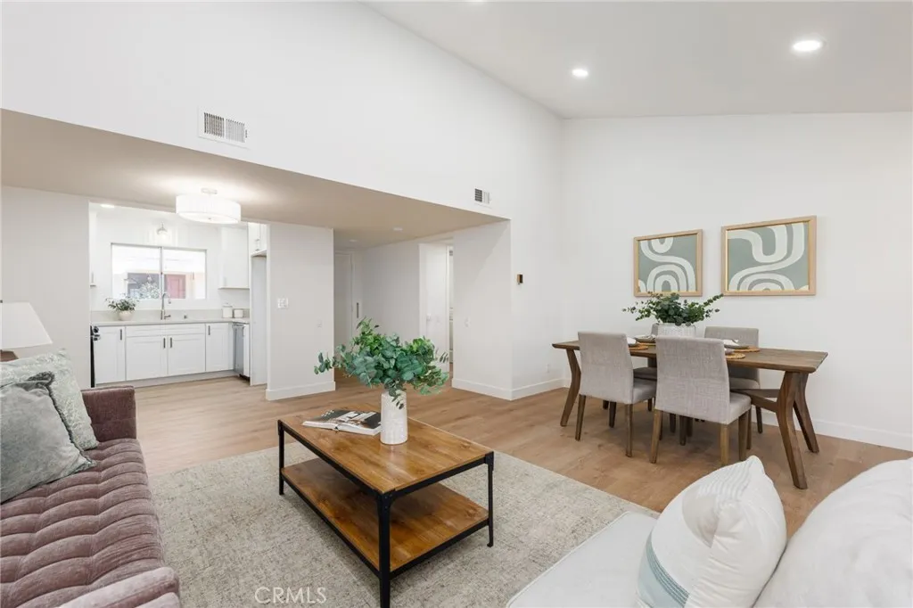 https://cdn.realtyfeed.com/cdn/127/307078046/e72eff667c632636b93b6d3b3e95cae3.webp