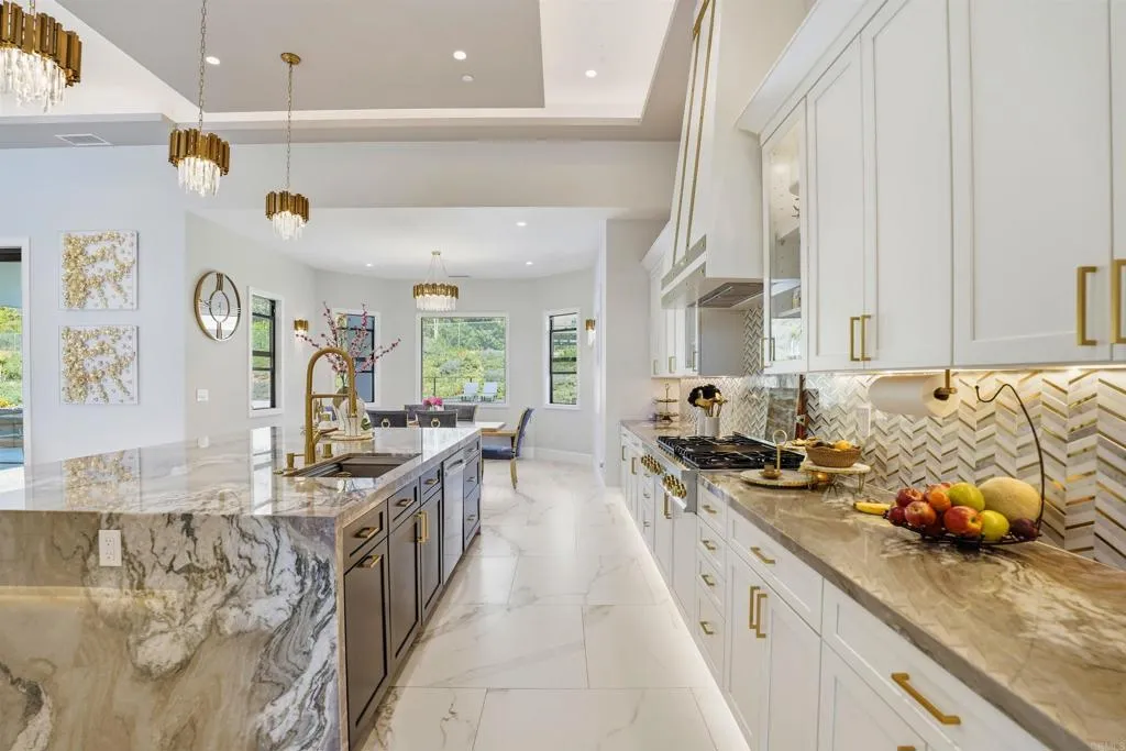 https://cdn.realtyfeed.com/cdn/127/307078084/19a407aafb69d905a0c41eec9b90d6a5.webp