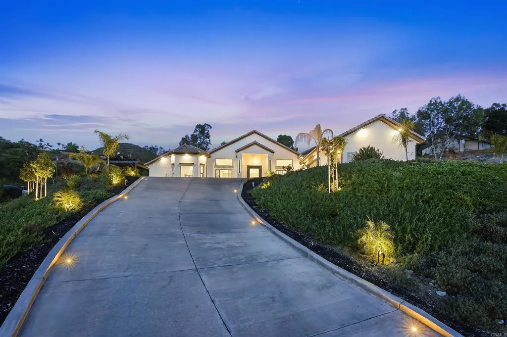 https://cdn.realtyfeed.com/cdn/127/307078084/2c510ad34d917eda37ca88f5eb1f1bf4.webp