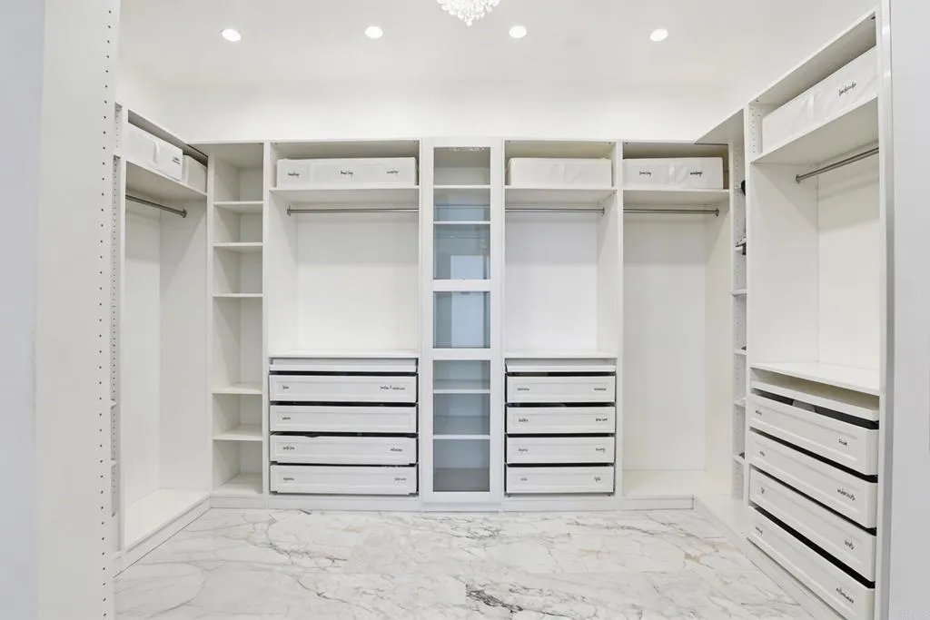 https://cdn.realtyfeed.com/cdn/127/307078084/4093baf0d40d7f46746ffa614db0a82a.webp