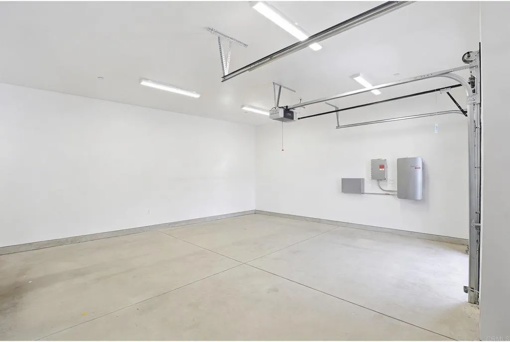 https://cdn.realtyfeed.com/cdn/127/307078084/422ad79b10957297060cd5d7c8aca37f.webp