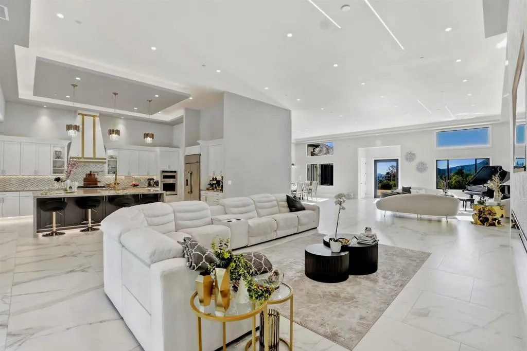 https://cdn.realtyfeed.com/cdn/127/307078084/4f89f66be5d7c04d8eb7a39926bf641e.webp