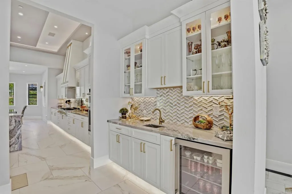 https://cdn.realtyfeed.com/cdn/127/307078084/771ae35f159de3d6efa41243b6a7ad58.webp