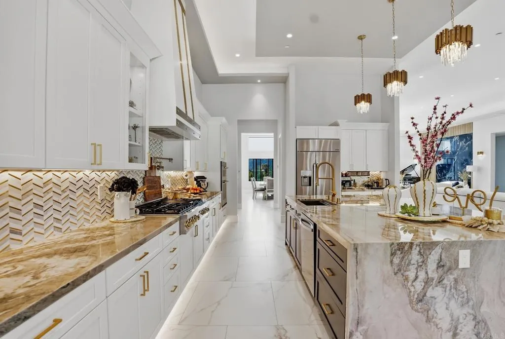 https://cdn.realtyfeed.com/cdn/127/307078084/c1c1cb90cf3b647887429b359dbe4fa1.webp