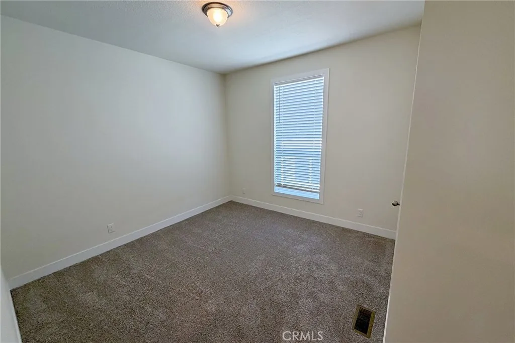 https://cdn.realtyfeed.com/cdn/127/307078138/658b3d144908b43131885a4205379d70.webp