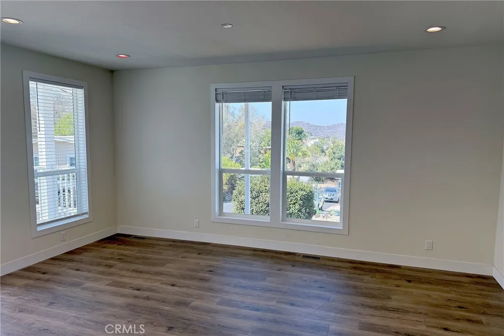 https://cdn.realtyfeed.com/cdn/127/307078138/f12d21bb1aaabe588b55db4e1757980e.webp