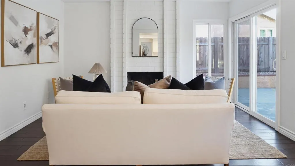 https://cdn.realtyfeed.com/cdn/127/307078151/db7dc171d1efdfa14c6d20b531e0398f.webp