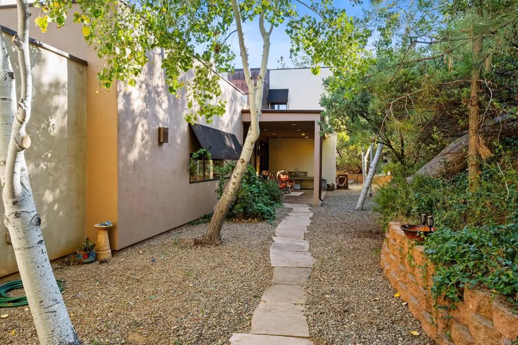https://cdn.realtyfeed.com/cdn/127/307078177/011ffaa7c3ee59c37f870ba15c7a9d59.webp