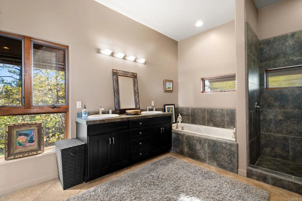 https://cdn.realtyfeed.com/cdn/127/307078177/2fdd048e26246a80466e527b92732de8.webp