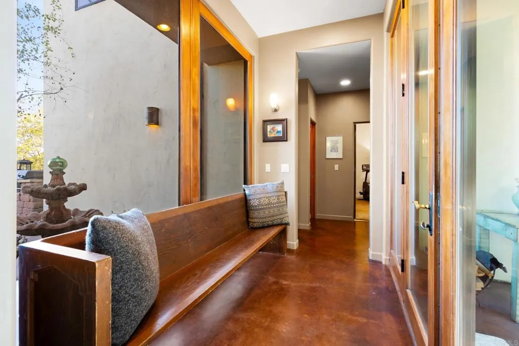 https://cdn.realtyfeed.com/cdn/127/307078177/53ecd98b2ec4b8e1f649aff5d745ba8a.webp