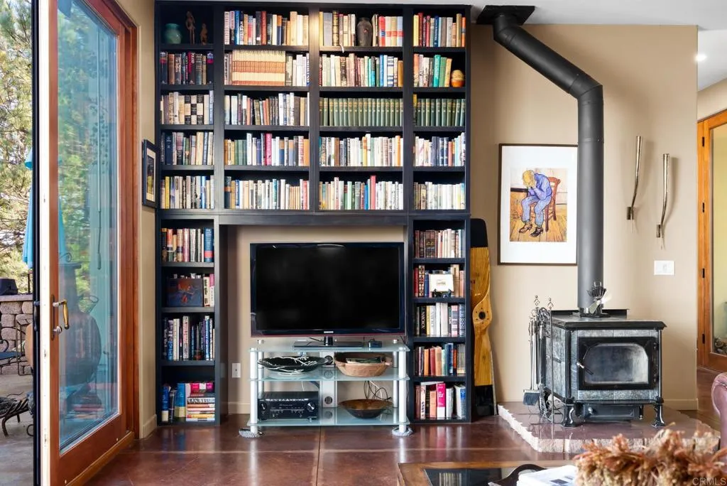 https://cdn.realtyfeed.com/cdn/127/307078177/58a3b9cff8e67ed6c5dee88956b639c1.webp