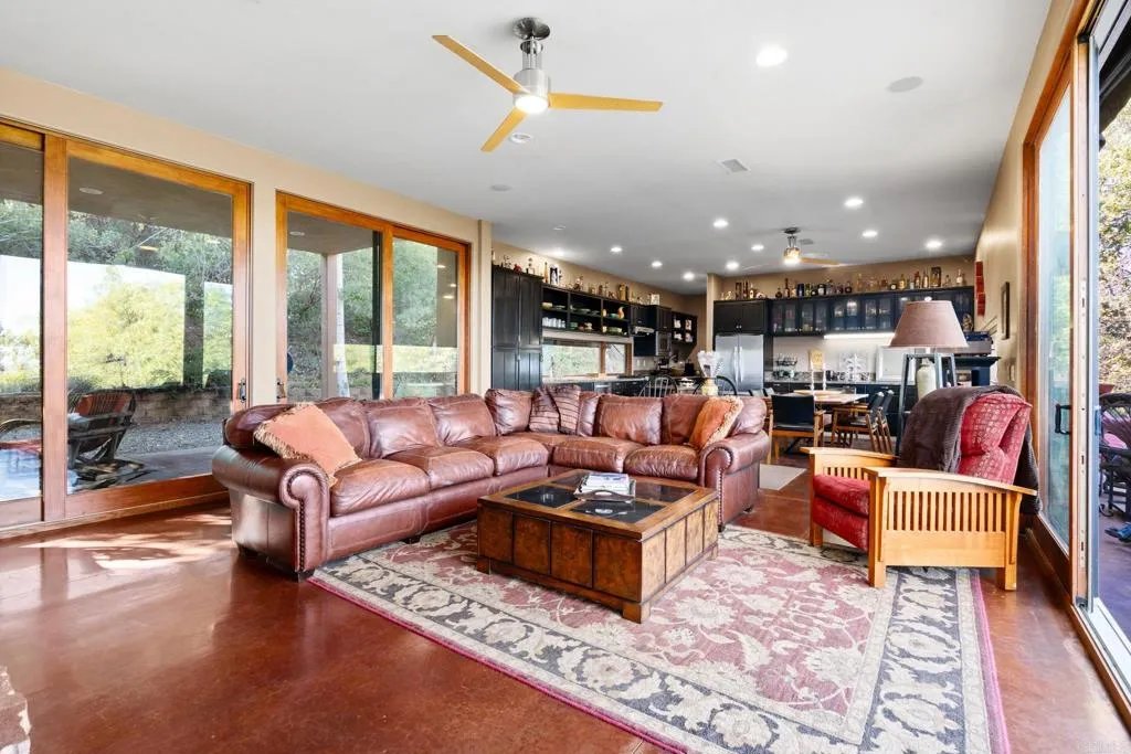 https://cdn.realtyfeed.com/cdn/127/307078177/7903080b3270401f4aaf01f52126dc60.webp