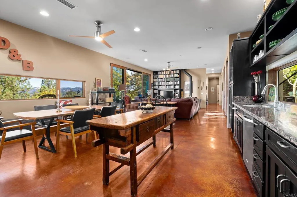 https://cdn.realtyfeed.com/cdn/127/307078177/8570cc6af4f5d0668340aa3632d4bfda.webp