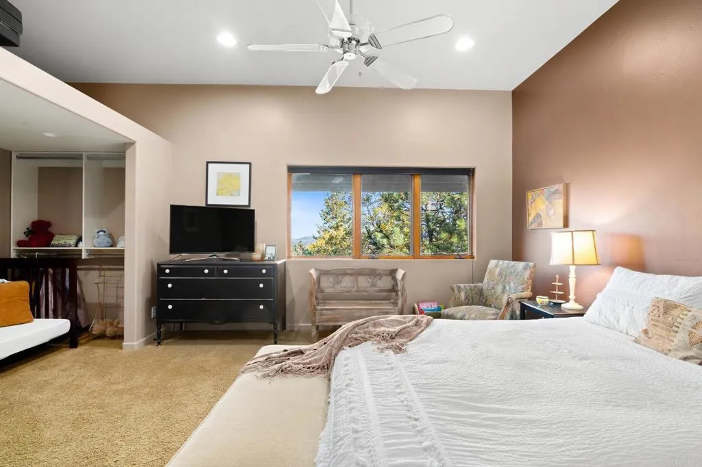 https://cdn.realtyfeed.com/cdn/127/307078177/9f658ad4745592f6fbbb08803761a4c8.webp