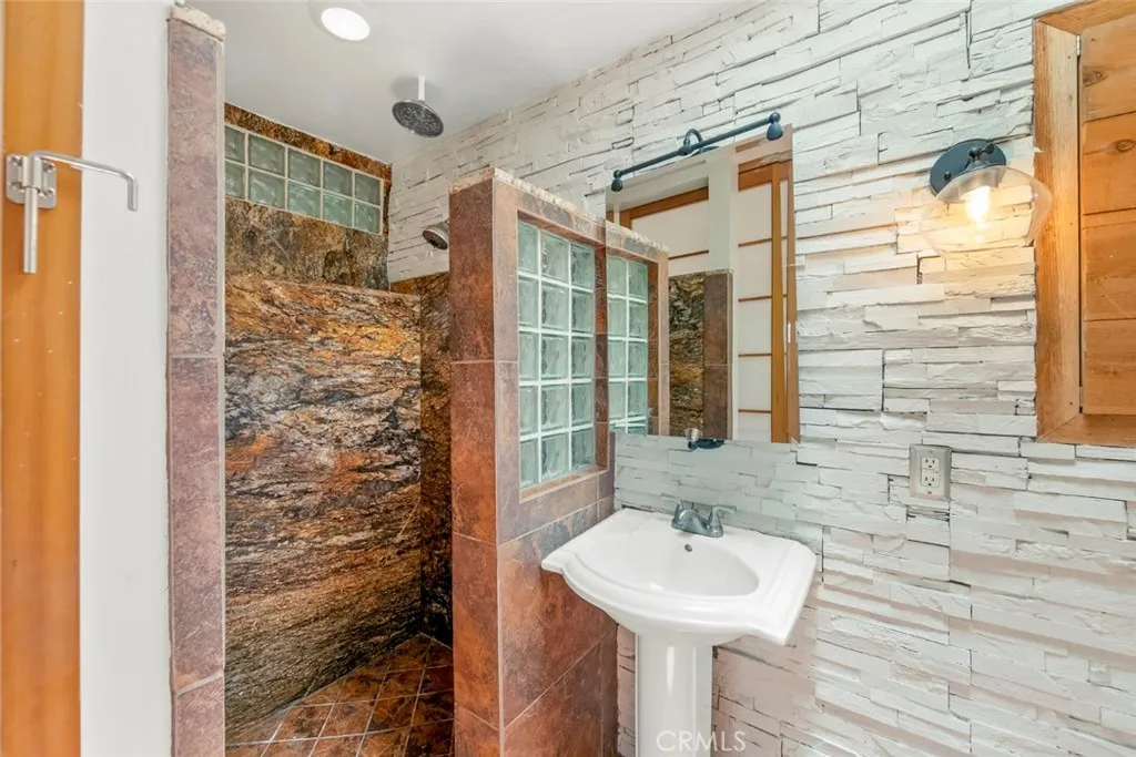 https://cdn.realtyfeed.com/cdn/127/307078262/2d74c0b4d7a60d11e8afce5929e2c81d.webp
