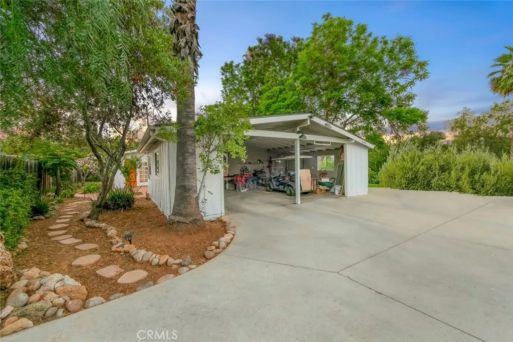 https://cdn.realtyfeed.com/cdn/127/307078262/4eebf67ca7b6c7dc257f1757622f5748.webp