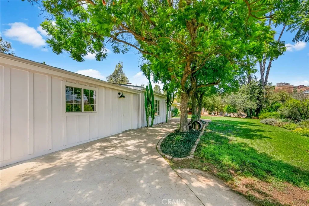 https://cdn.realtyfeed.com/cdn/127/307078262/8b5d8fea7b15069ac43db7ab2285bf90.webp