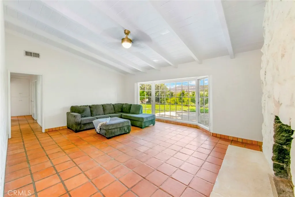 https://cdn.realtyfeed.com/cdn/127/307078262/915c571725ad2a3a7aa2c4ab838c2cf5.webp
