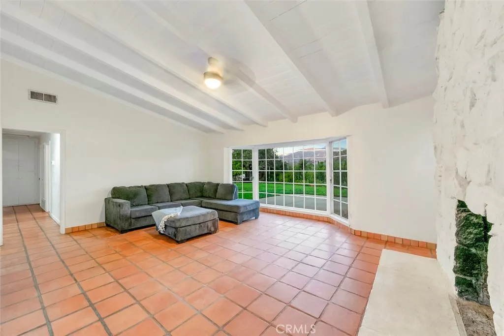 https://cdn.realtyfeed.com/cdn/127/307078262/ba81e9ca10d913e8f7b825f0a9d8611c.webp