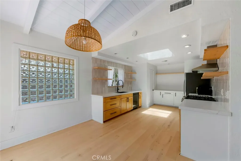 https://cdn.realtyfeed.com/cdn/127/307078262/f63bdb6284bd0c52c3e5f1d20b80c489.webp