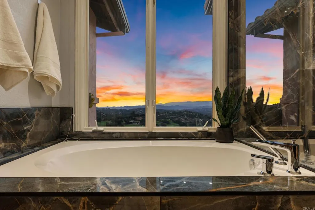 https://cdn.realtyfeed.com/cdn/127/307078272/685fb5998f271896cd89b1f2b36860a4.webp