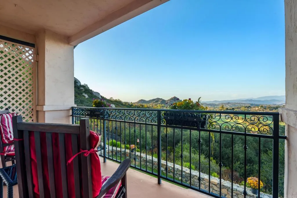 https://cdn.realtyfeed.com/cdn/127/307078272/6eb8d895dc9de9d417465a4f4ff73868.webp