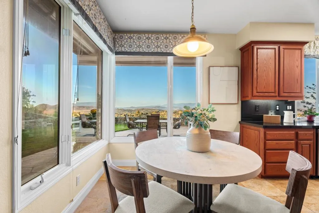 https://cdn.realtyfeed.com/cdn/127/307078272/88638a6bf0556446b04ea8f6973620c8.webp