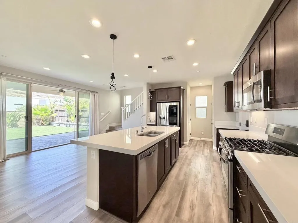 https://cdn.realtyfeed.com/cdn/127/307078318/6ae9bfdcc388100cda308d979ecffd60.webp