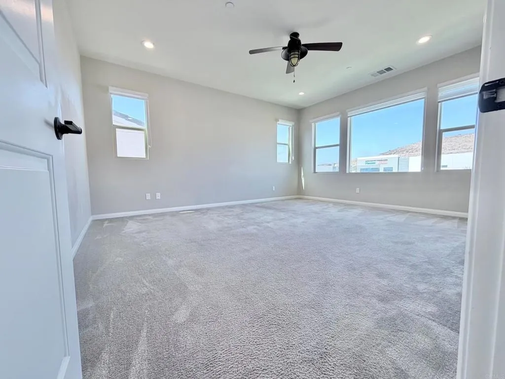 https://cdn.realtyfeed.com/cdn/127/307078318/714c4989b2eba2ec468821421d8ec7c9.webp