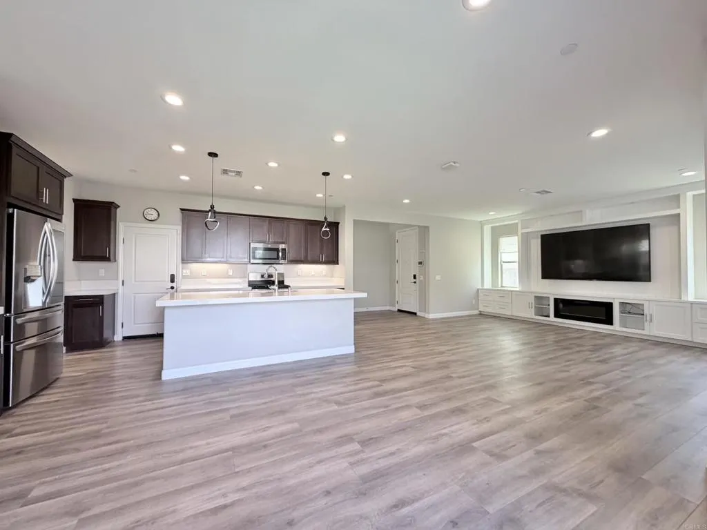 https://cdn.realtyfeed.com/cdn/127/307078318/b7f807296b3c1bea2fddd56d5bc1b80e.webp
