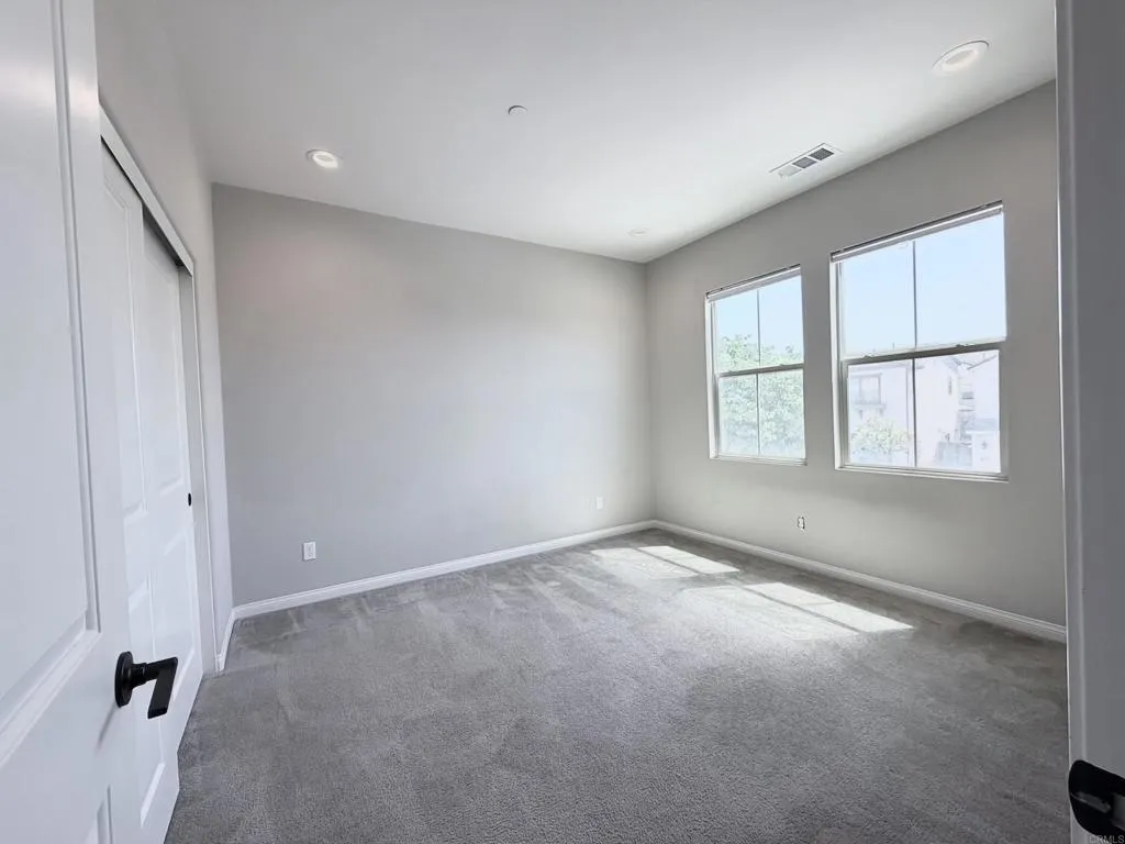 https://cdn.realtyfeed.com/cdn/127/307078318/ca744770f587c4c42f63bb48ef9d81fa.webp