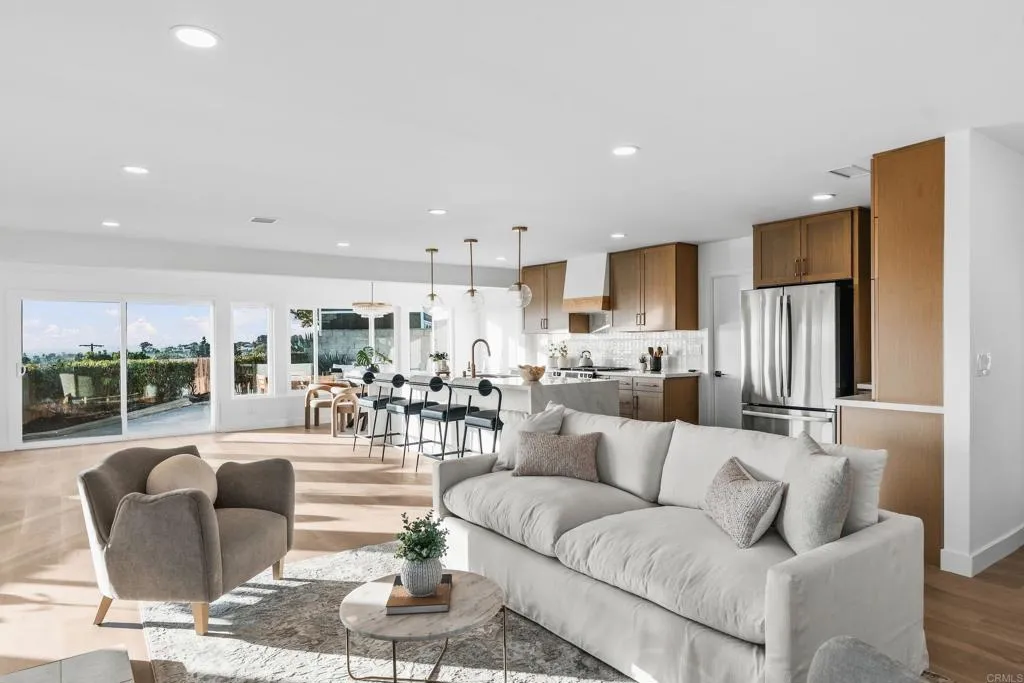 https://cdn.realtyfeed.com/cdn/127/307078327/02ca2952ed66e5d72ee00ce526f995bd.webp