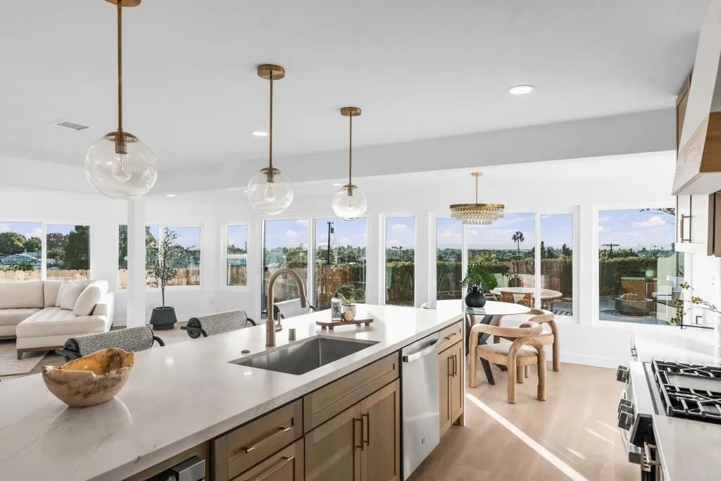 https://cdn.realtyfeed.com/cdn/127/307078327/1819f3e19c0c7cf64ff1abd0531d8cf6.webp