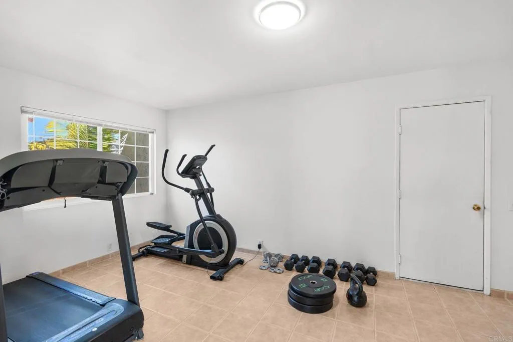https://cdn.realtyfeed.com/cdn/127/307078358/009e5b9e7f19d13df394107050c84c50.webp