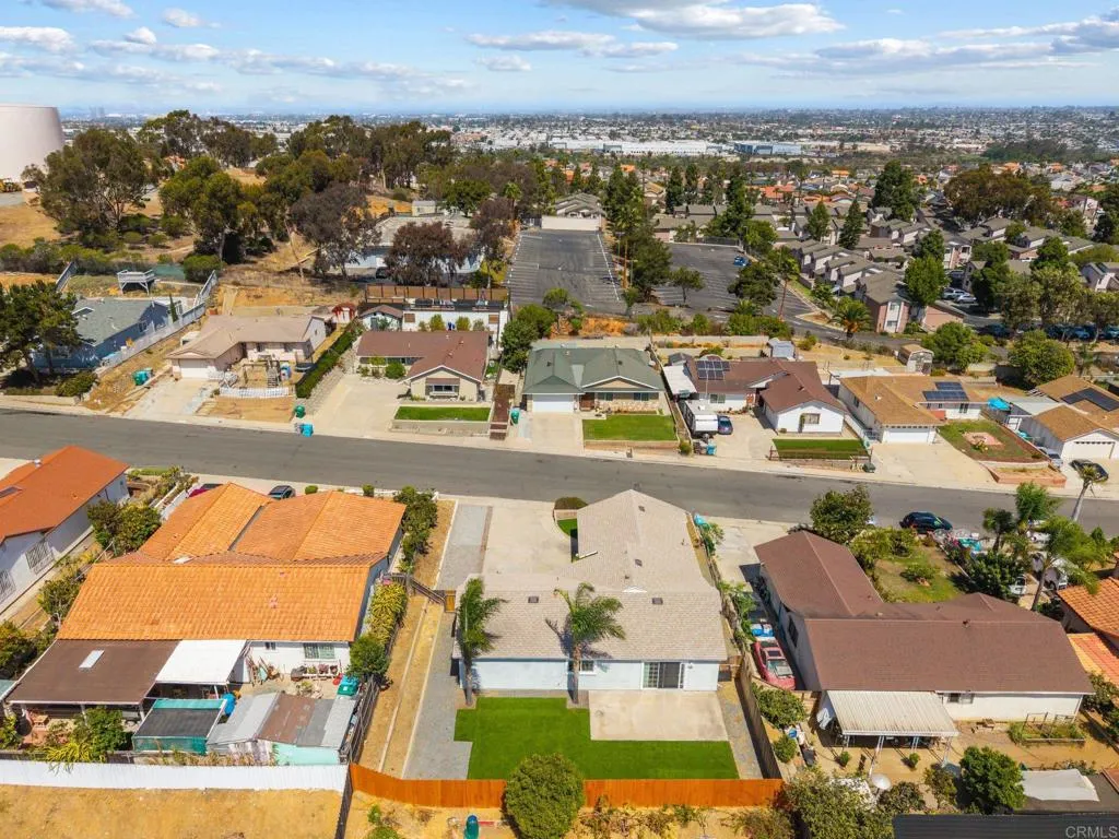 https://cdn.realtyfeed.com/cdn/127/307078358/6fd38f050688fb492762ef579cb25b90.webp