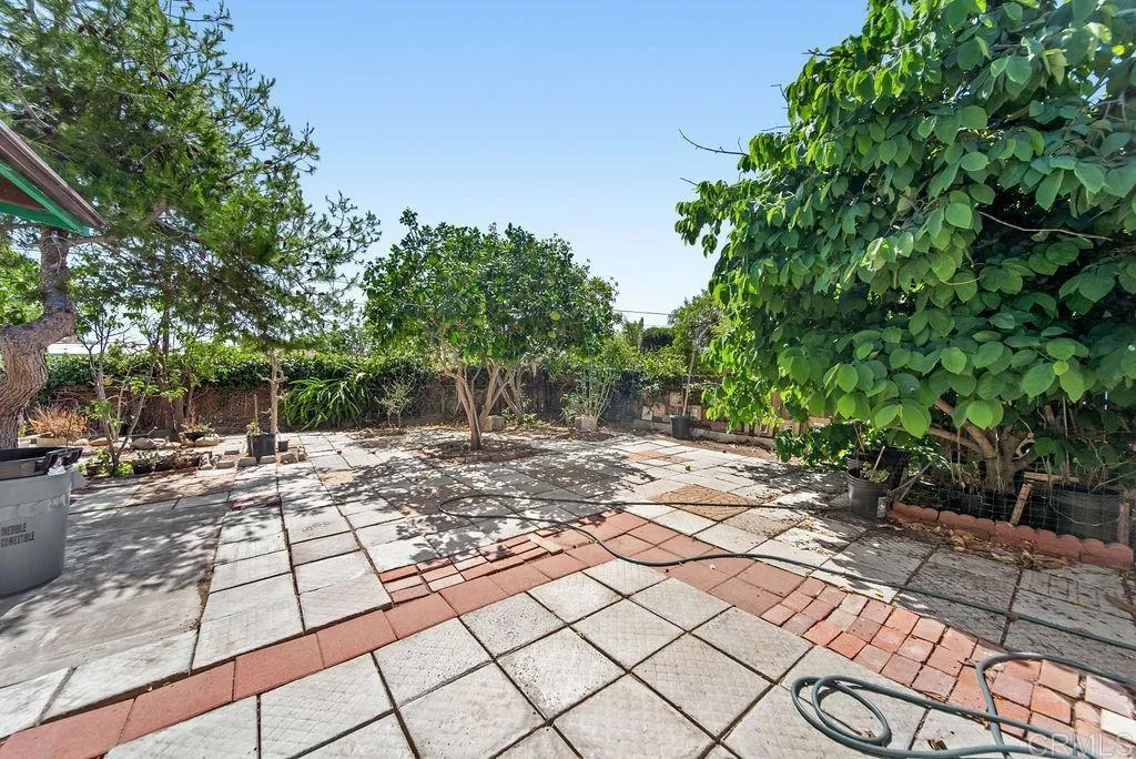 https://cdn.realtyfeed.com/cdn/127/307078363/1cc8f52d8df5e8024b1c4f98fdd52228.webp
