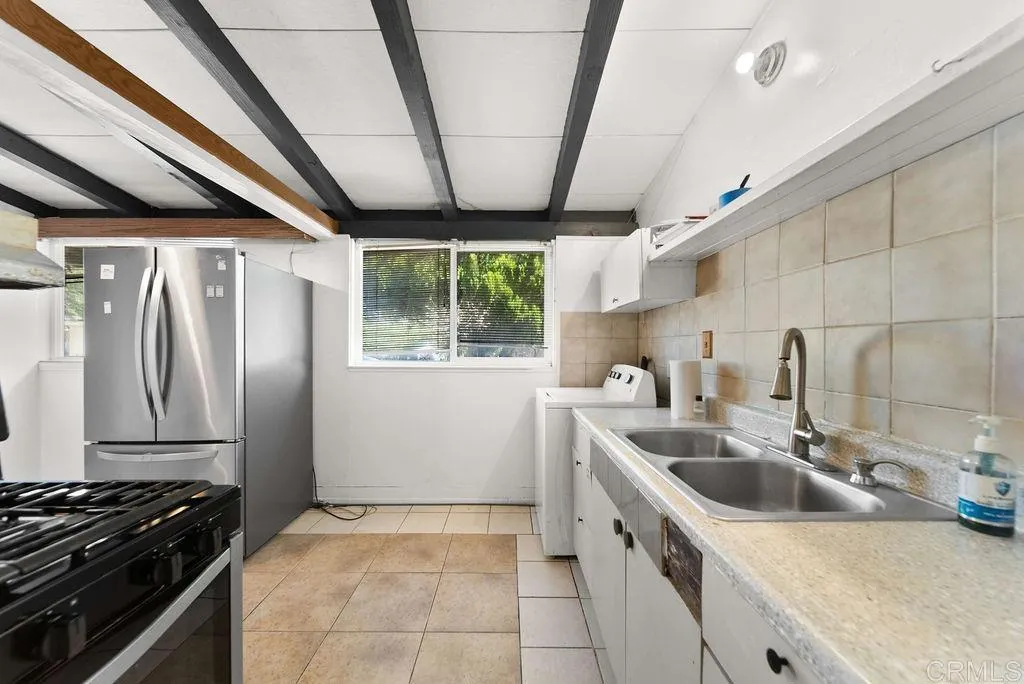 https://cdn.realtyfeed.com/cdn/127/307078363/a8a060d5d8a43870d81d42536a4e7583.webp
