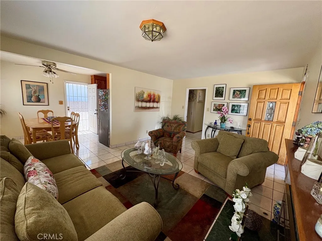 https://cdn.realtyfeed.com/cdn/127/307078404/22bf2108de8079712d90db6a2eb6d337.webp
