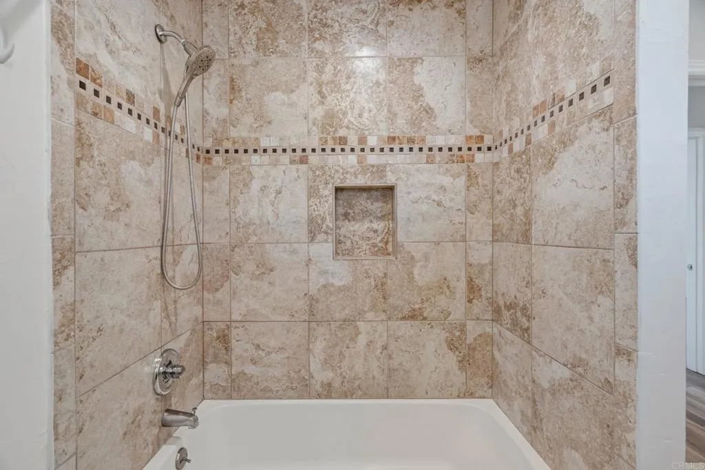 https://cdn.realtyfeed.com/cdn/127/307078452/107caf3c409acaca46005ccd59cce1d8.webp