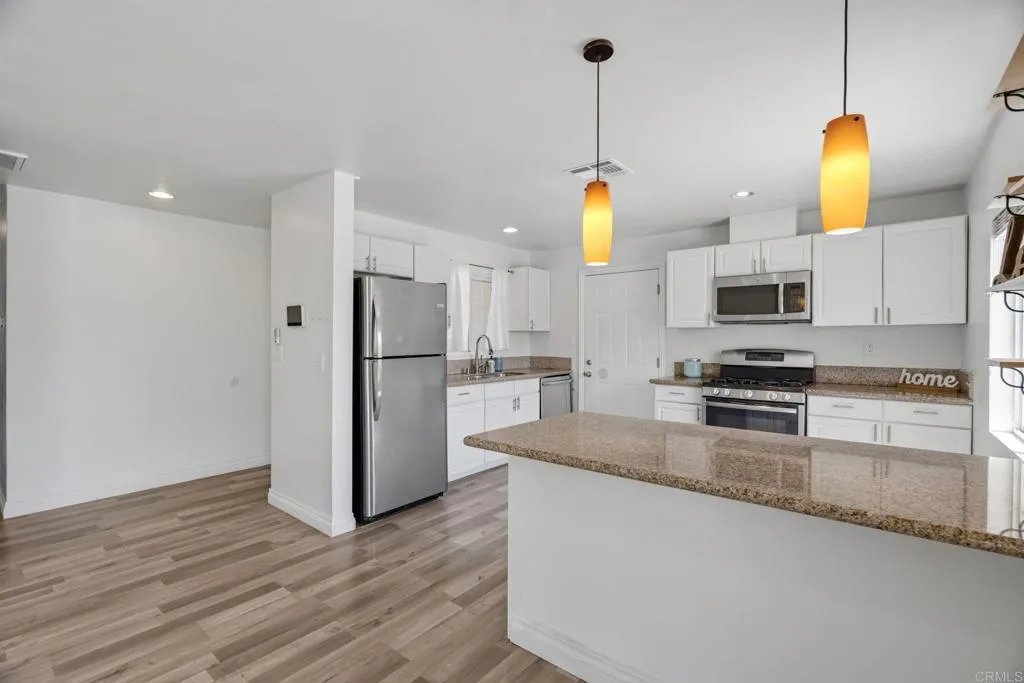https://cdn.realtyfeed.com/cdn/127/307078452/3b81ea5cbf034e7181235a9316ac3f93.webp