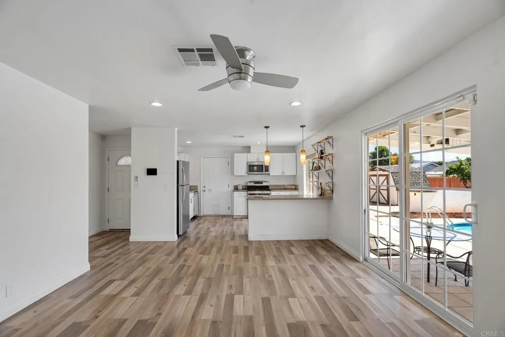 https://cdn.realtyfeed.com/cdn/127/307078452/8f08bb0df946281afbc291524c230849.webp