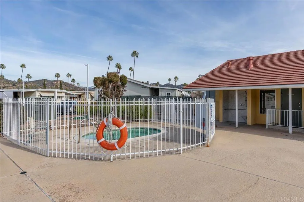 https://cdn.realtyfeed.com/cdn/127/307078526/98f38da0ce9561f8efda6403c8940f95.webp
