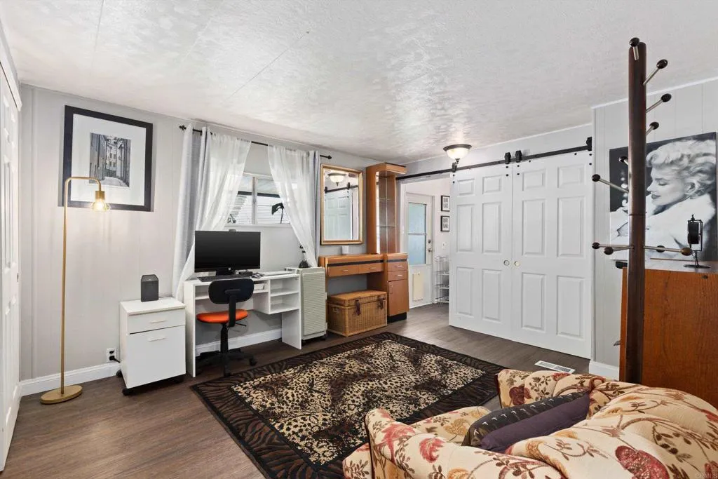 https://cdn.realtyfeed.com/cdn/127/307078526/990680eba4ed2cc857b54ca67d0950aa.webp