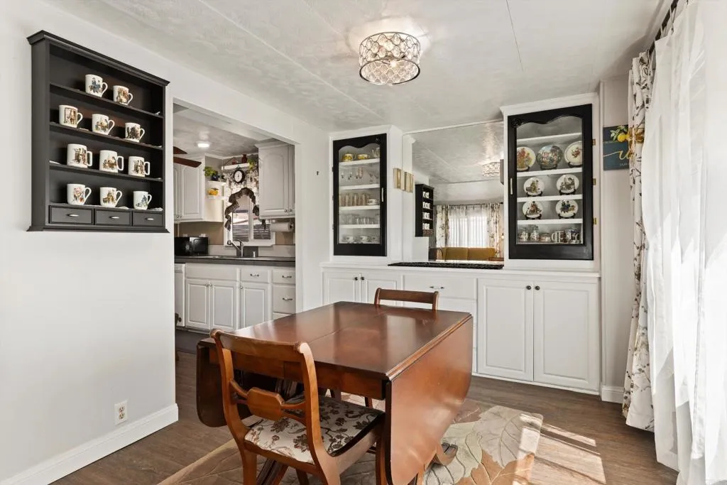 https://cdn.realtyfeed.com/cdn/127/307078526/a90239c25f7d2a24f05abe5a0df19bed.webp