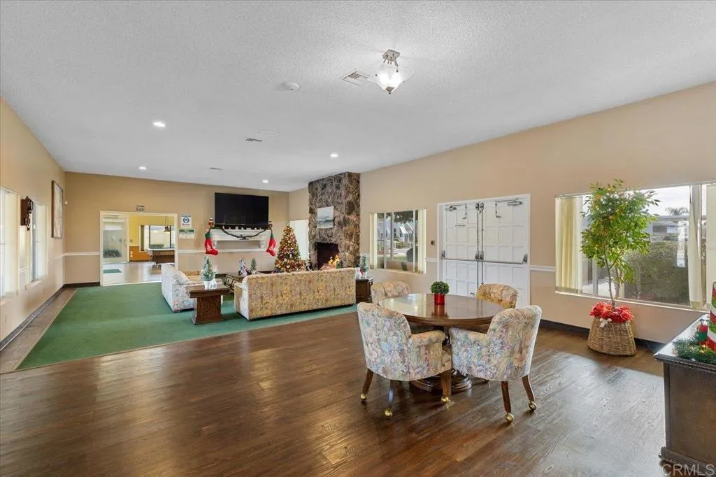 https://cdn.realtyfeed.com/cdn/127/307078526/b8c7b2eae0593fd25cc638128d4d433f.webp