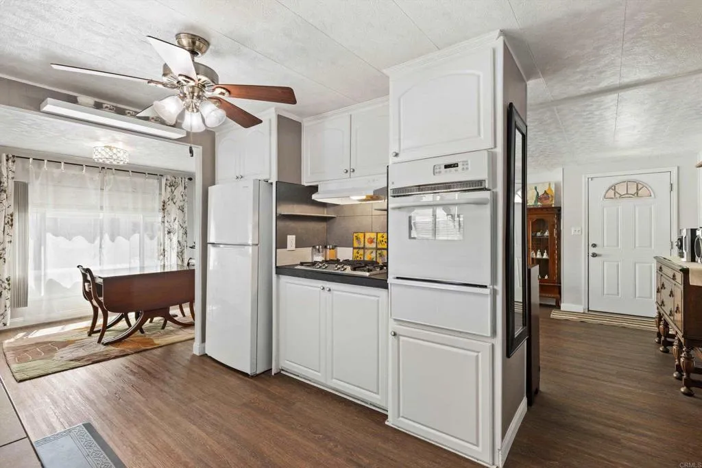 https://cdn.realtyfeed.com/cdn/127/307078526/ba2071e981211734ea9ea041853e3bc6.webp