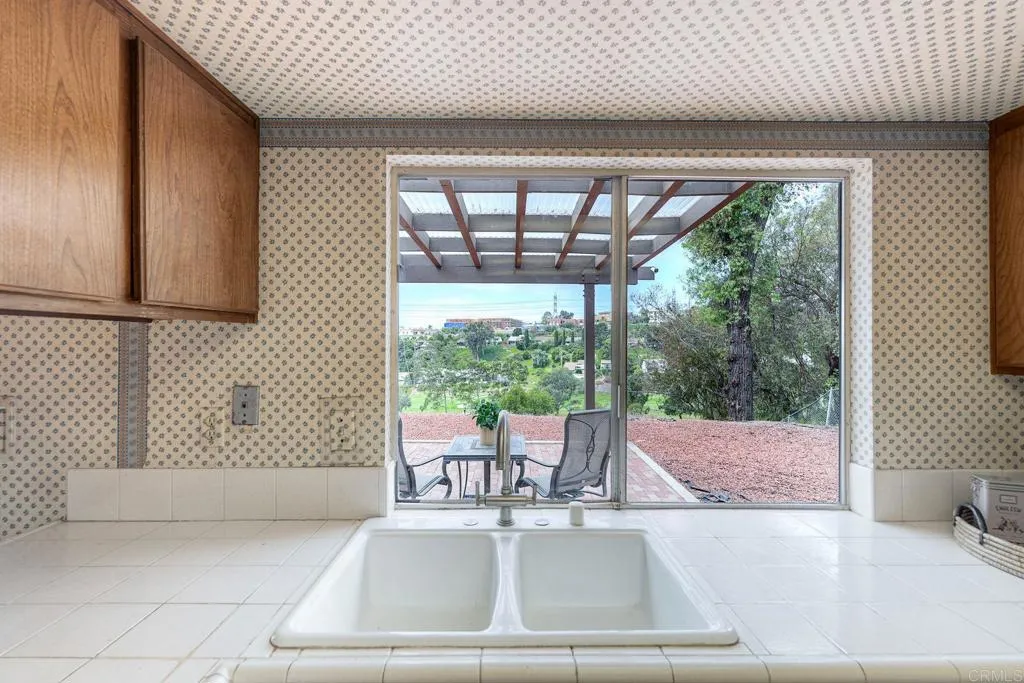 https://cdn.realtyfeed.com/cdn/127/307078533/053920ce61a7f7ca2f37ae06bcd1f203.webp