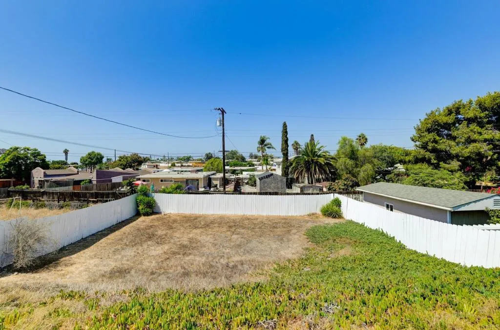 https://cdn.realtyfeed.com/cdn/127/307078561/12c53b7ec5a047d43bb2f5de3d7b6d69.webp